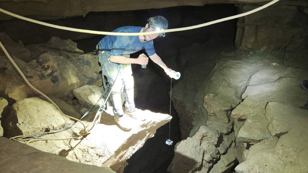 Εξερευνητές έριξαν μια GoPro στην πιο βαθιά σπηλιά στην Αμερική!