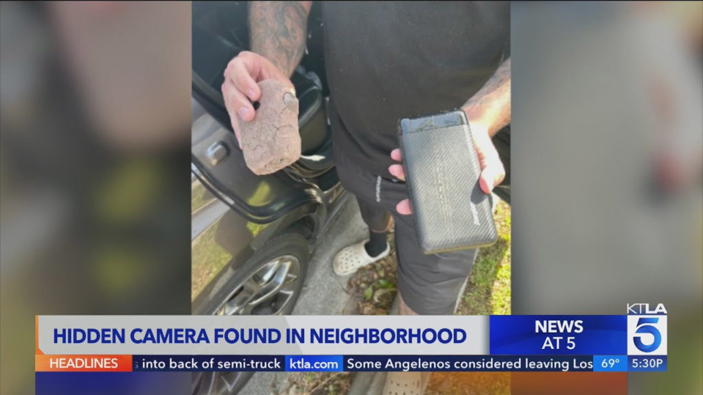 Οικογένεια ανακάλυψε κρυφή κάμερα σε σχήμα πέτρας έξω από το σπίτι της!