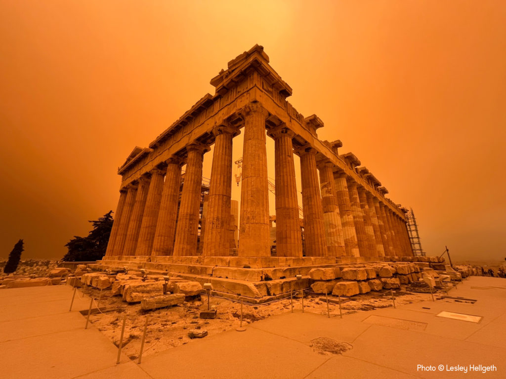 Οι φοβερές εικόνες των φιναλίστ του Weather Photographer of the Year 2024, ανάμεσα τους μία από την Ακρόπολη (ψήφισε την αγαπημένη σου)!